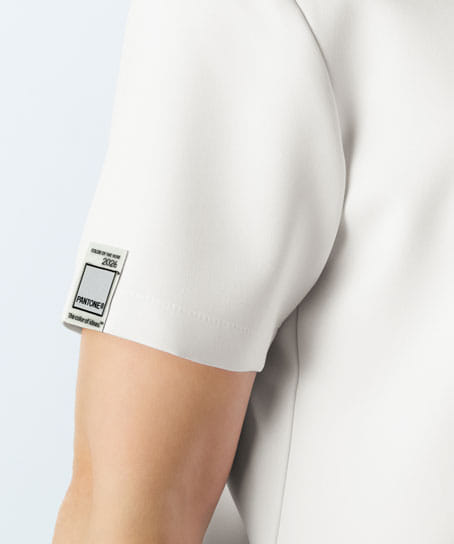 【全1色】PANTONE レディススクラブ(透け防止・吸汗・ストレッチ)