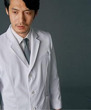 【JUNKO KOSHINO】ドクターコート（ショート・制菌・制電・透け防止・ストレッチ・メンズ）