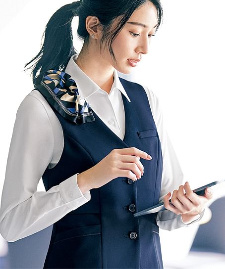 【全2色】ベスト（ストレッチ・軽量・イージーケア・シークレットスマホポケット）